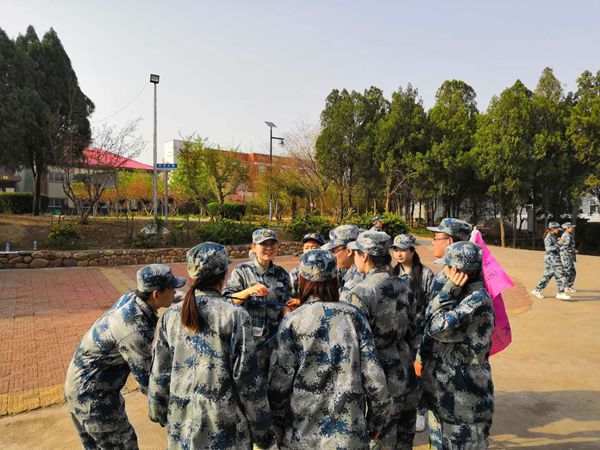 游戲環(huán)節(jié)中，大家齊心協(xié)作，群策群力